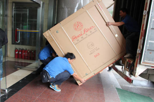 兴宾钢琴贵重工艺品无忧运